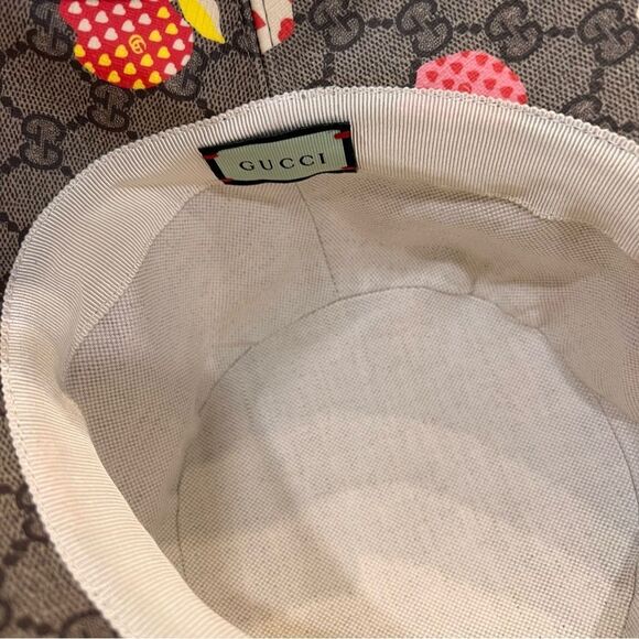 Gucci Bucket Hat with Monogram and Apple Design - Picture 6 of 8